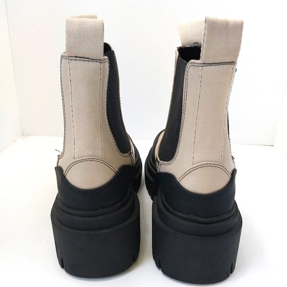 Steve Madden Nicki Chelsea Platform Boots, NEW, Size‎ 6M